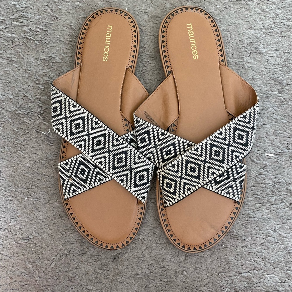 Black and White Geometric Pattern Sandals, Maurices, Size 9